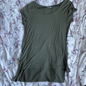 Women’s shirt.